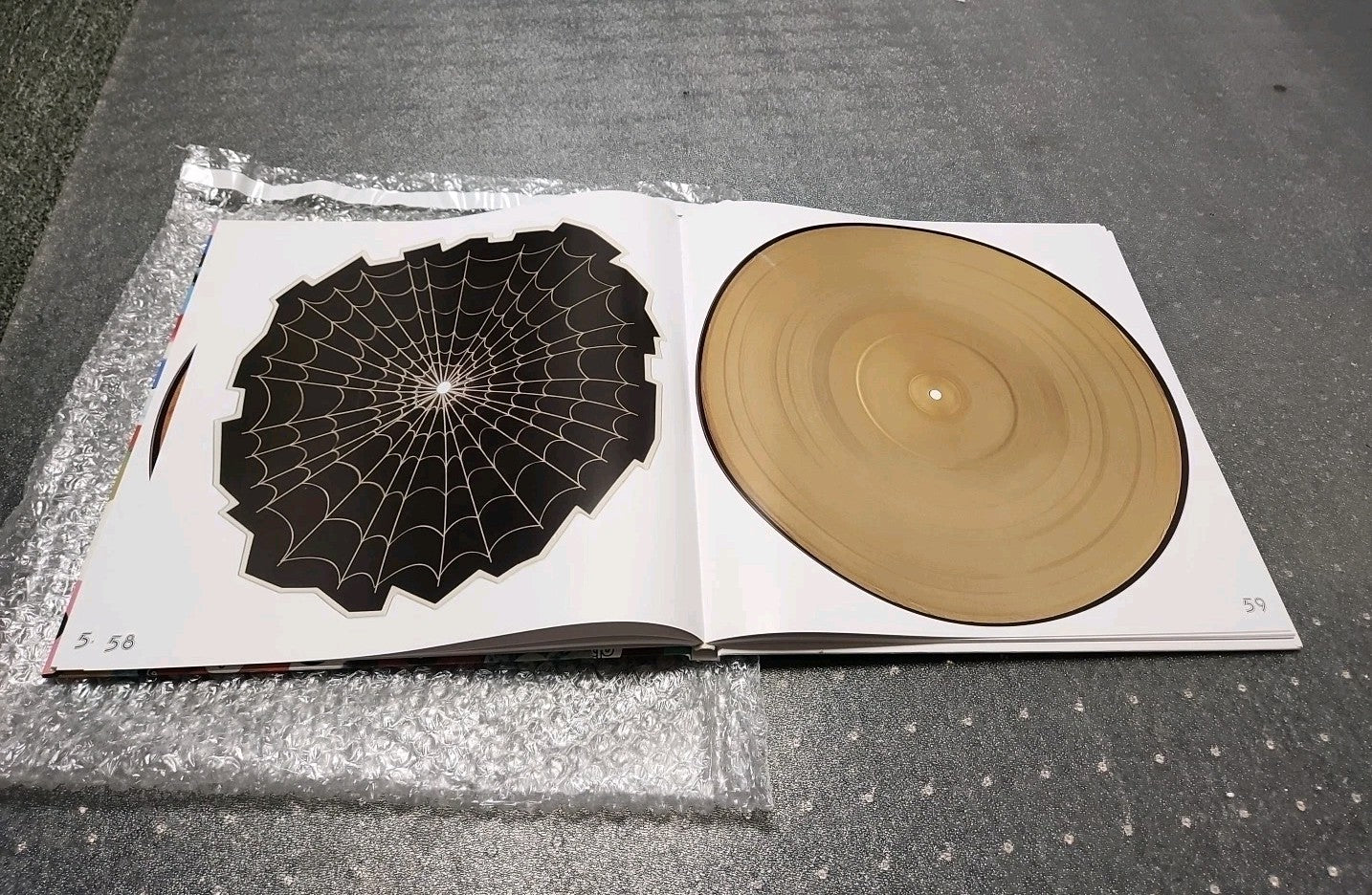 In the Grooves: The Visual History of the Vinyl Record by Fox Matthew  Hardcover