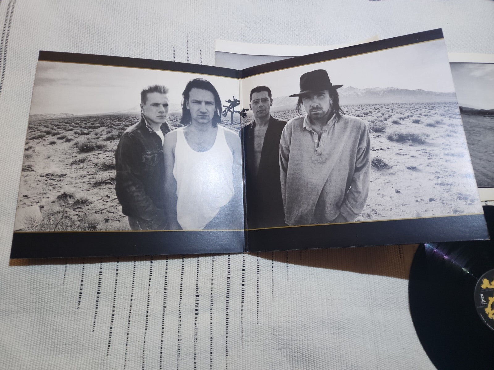U2 JOSHUA TREE EX/VG+ 1987 RCA ISLAND USED VINYL LP LYRICS POSTER R-153501