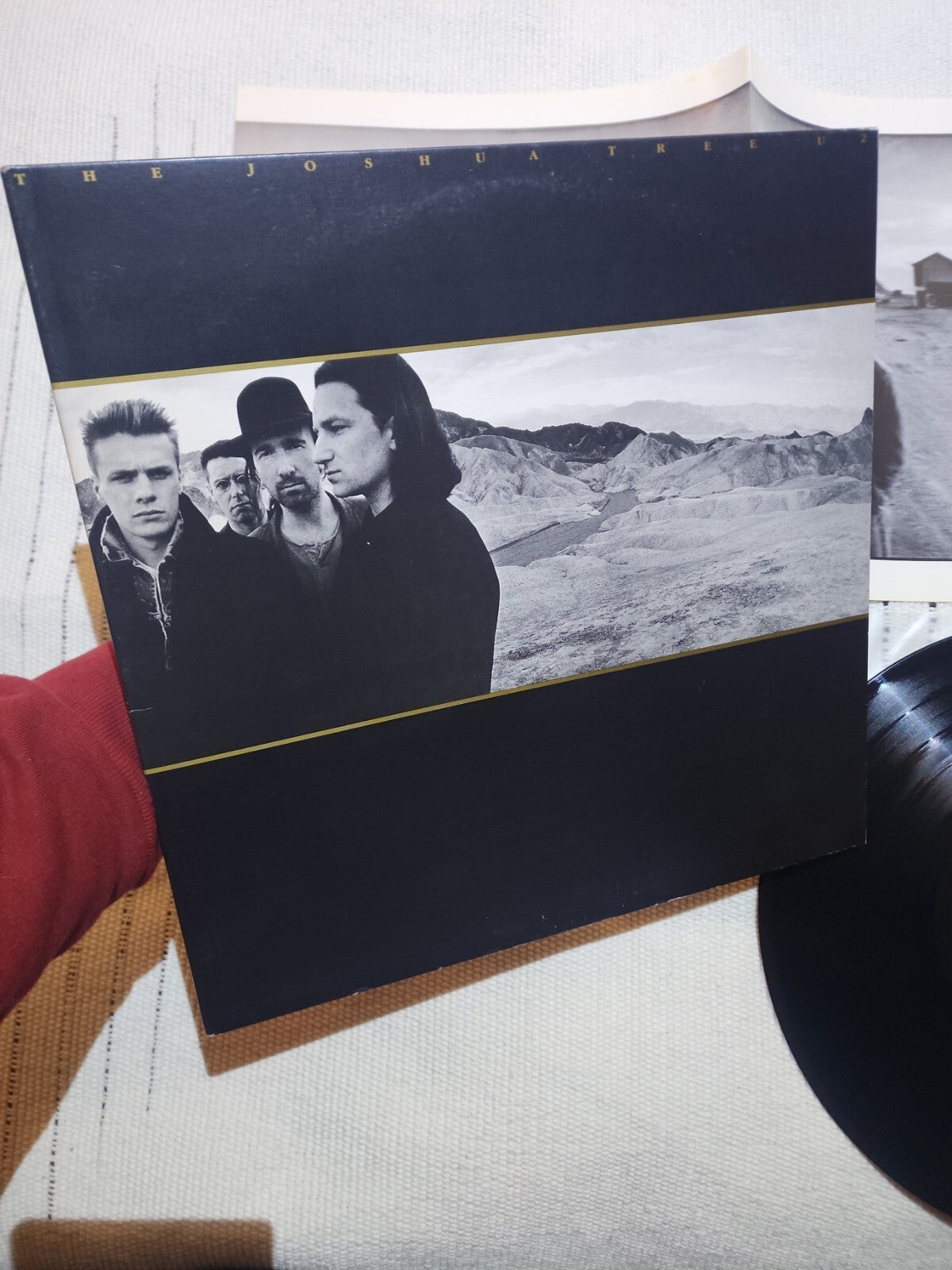 U2 JOSHUA TREE EX/VG+ 1987 RCA ISLAND USED VINYL LP LYRICS POSTER R-153501