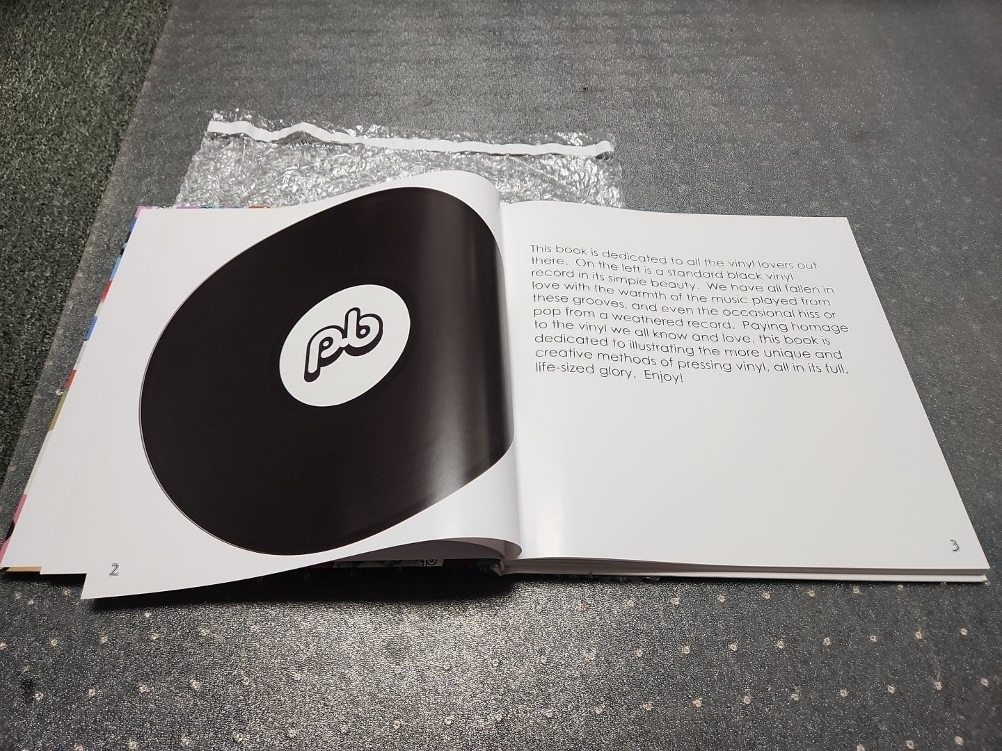 In the Grooves: The Visual History of the Vinyl Record by Fox Matthew  Hardcover